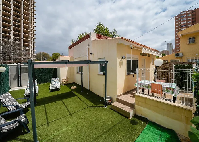 Apartamento Loft con terreno privado y parking compartido - a 800m de Playa Poniente